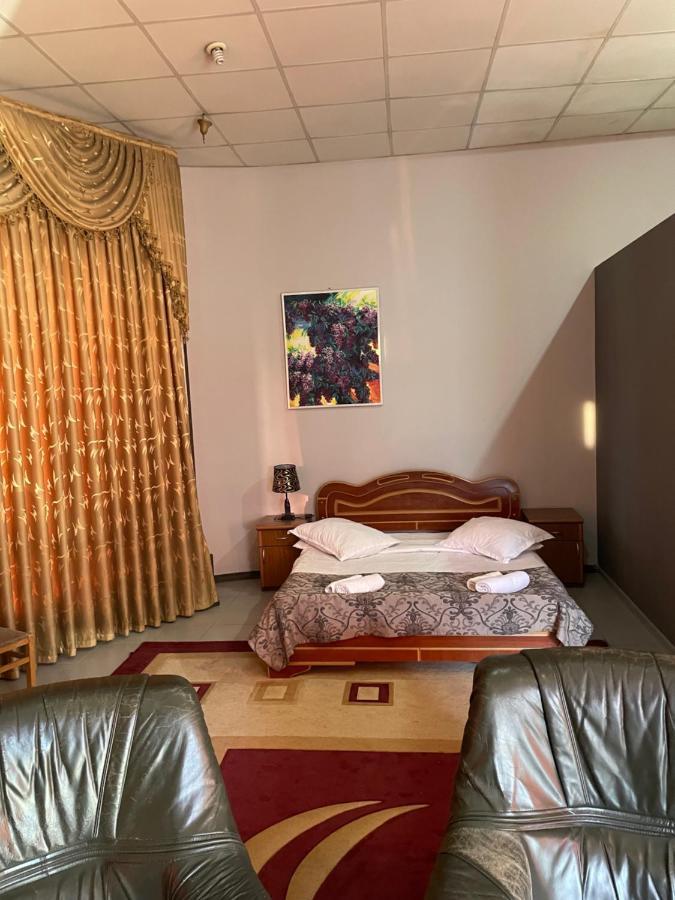 Hotel Era ティビリシ エクステリア 写真